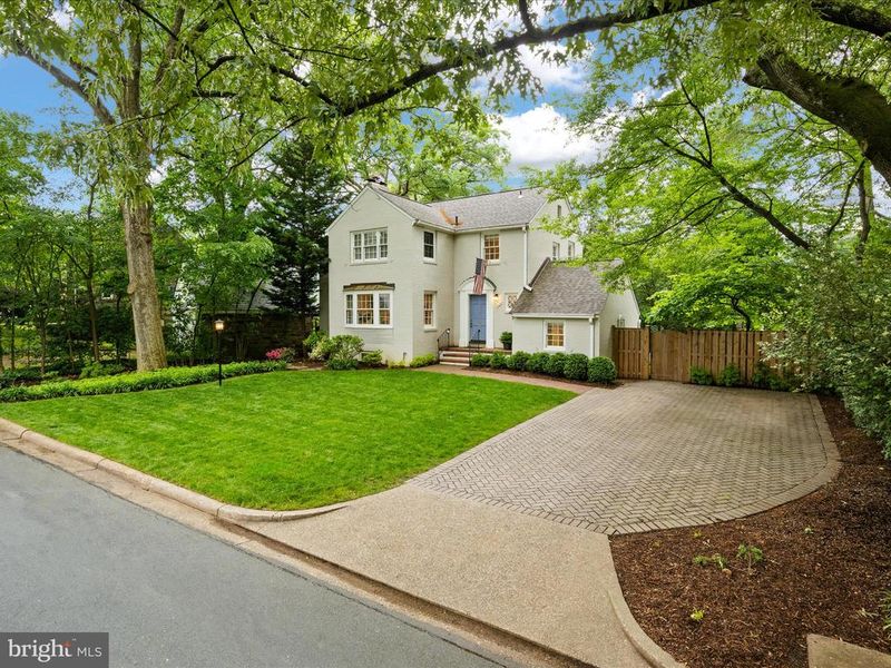 418 N Nelson St N, Arlington, VA 22203