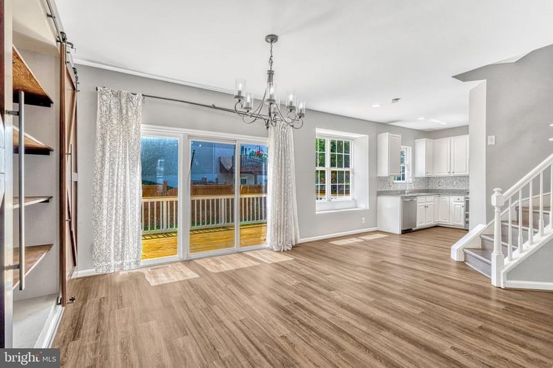 6011 Honnicut Dr, Centreville, VA 20121