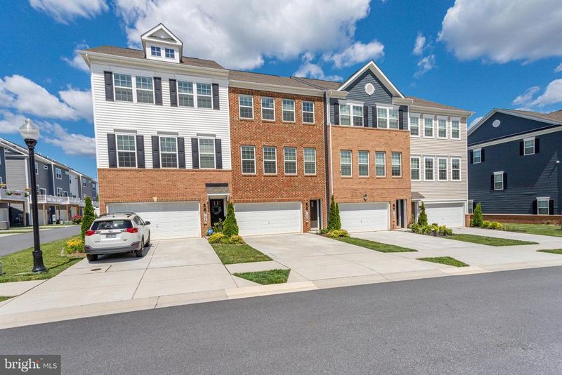 5106 Constitution St, Frederick, MD 21703