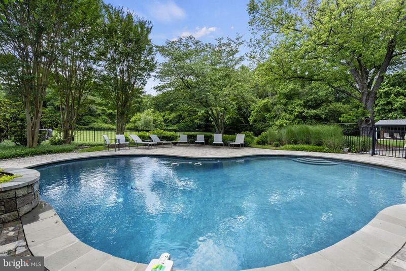 10817 Stanmore Dr, Potomac, MD 20854