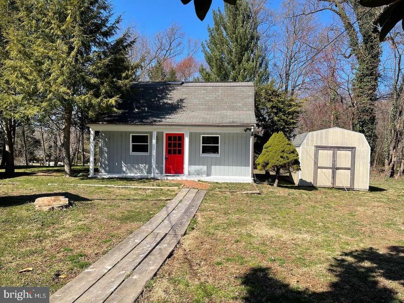 624-D Walker Rd, Great Falls, VA 22066