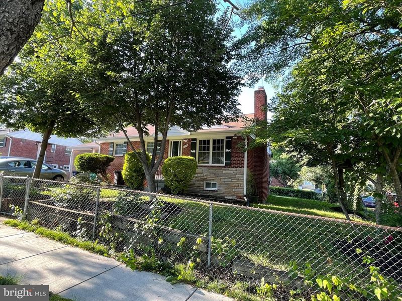 2126 Ruatan St, Adelphi, MD 20783