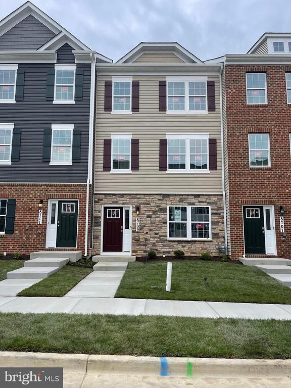 8709 Cherrybark Rd, Clinton, MD 20735