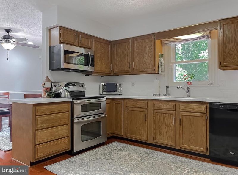 2290 Wellington Woods Dr, Waldorf, MD 20603