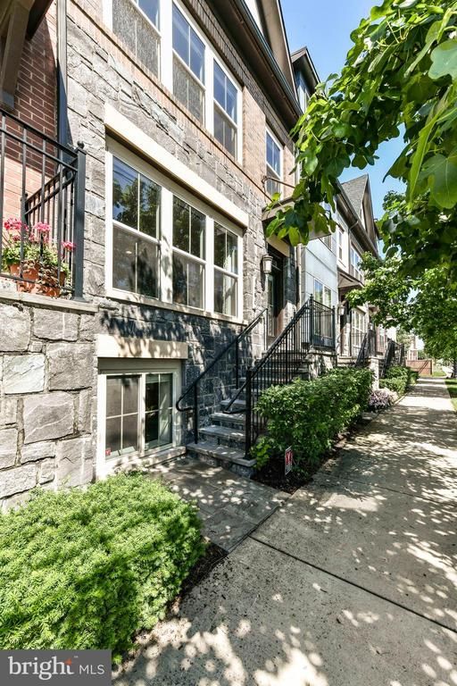 1332 S Queen St, Arlington, VA 22204