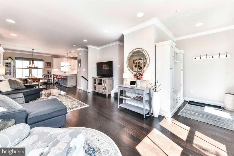 1332 S Queen St, Arlington, VA 22204