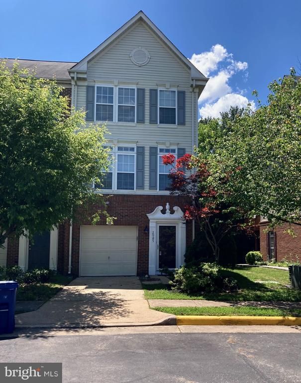 2985 Huntington Grove Sq, Alexandria, VA 22306