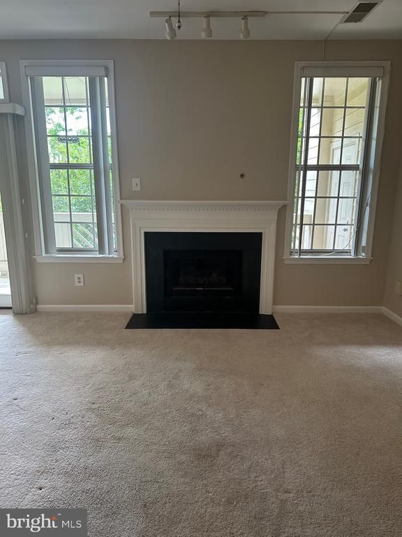 1324 Garden Wall Cir #306, Reston, VA 20194