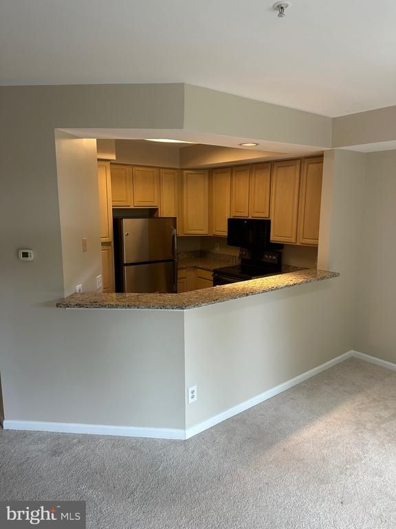 1324 Garden Wall Cir #306, Reston, VA 20194