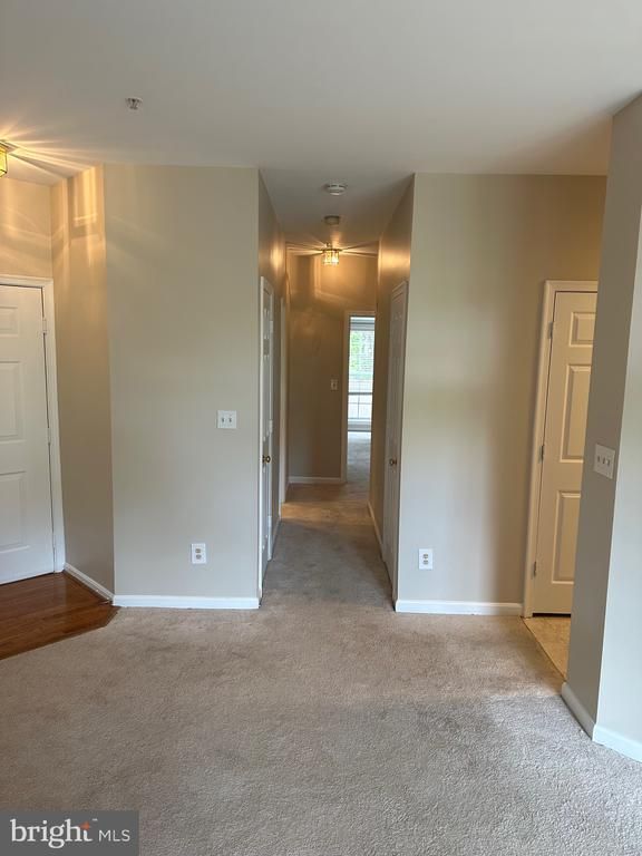 1324 Garden Wall Cir #306, Reston, VA 20194