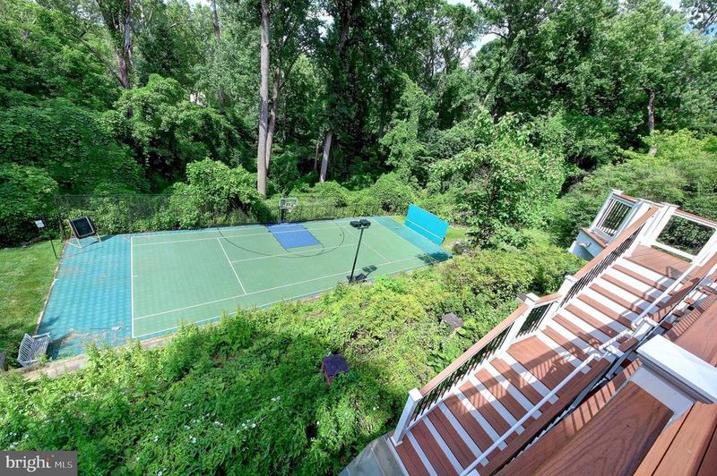 8232 Kerry Ct, Chevy Chase, MD 20815