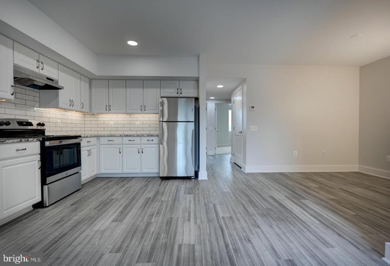 19520 Village Walk Dr #3-105, Montgomery Village, MD 20886