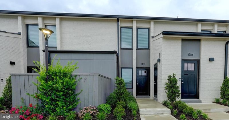 19520 Village Walk Dr #3-105, Montgomery Village, MD 20886