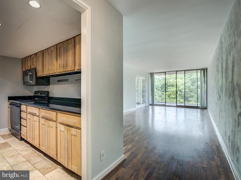 11400 Washington Pz W #601, Reston, VA 20190