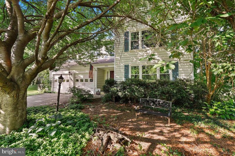 17558 Deavers Ct, Hamilton, VA 20158