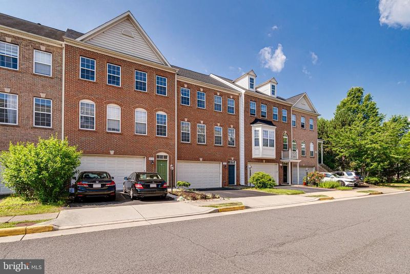 12587 Birkdale Way, Fairfax, VA 22030