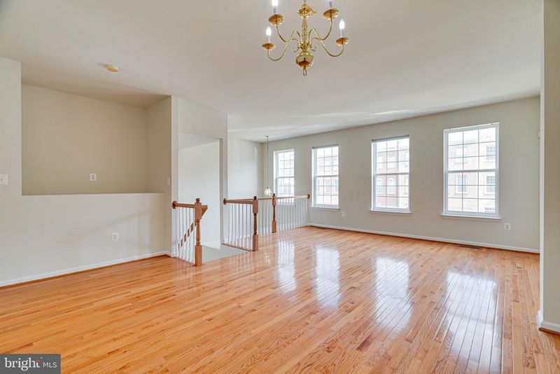 12587 Birkdale Way, Fairfax, VA 22030