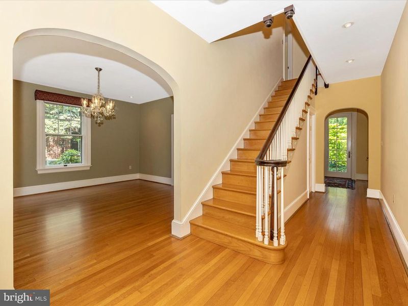 216 Lindbergh Ave, Frederick, MD 21701
