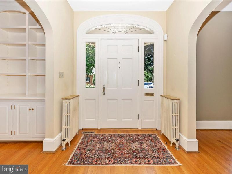 216 Lindbergh Ave, Frederick, MD 21701