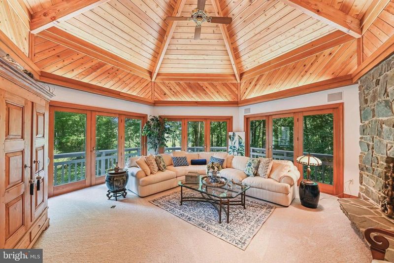 557 Osprey Point Rd, Crownsville, MD 21032