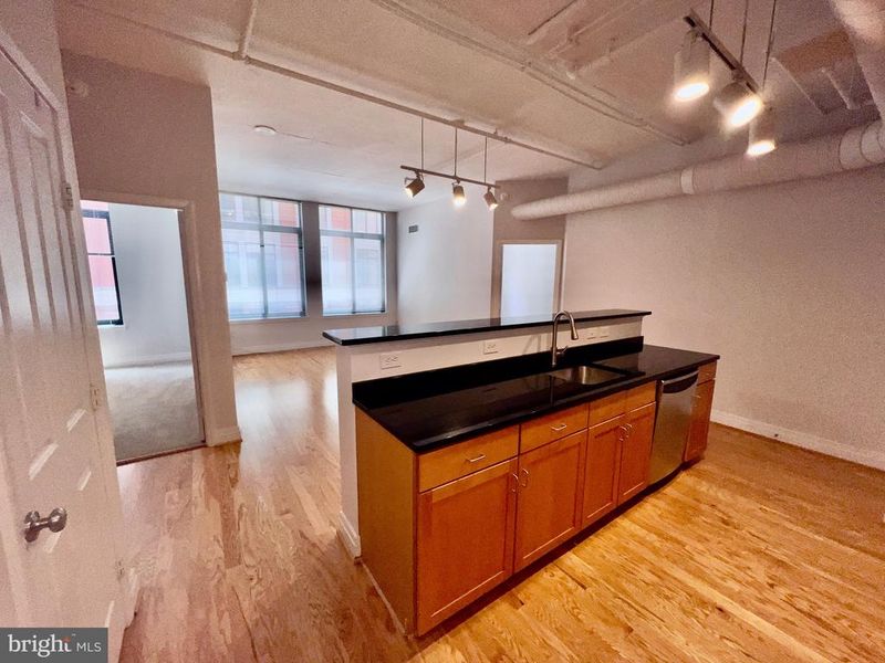1205 N Garfield St #305, Arlington, VA 22201