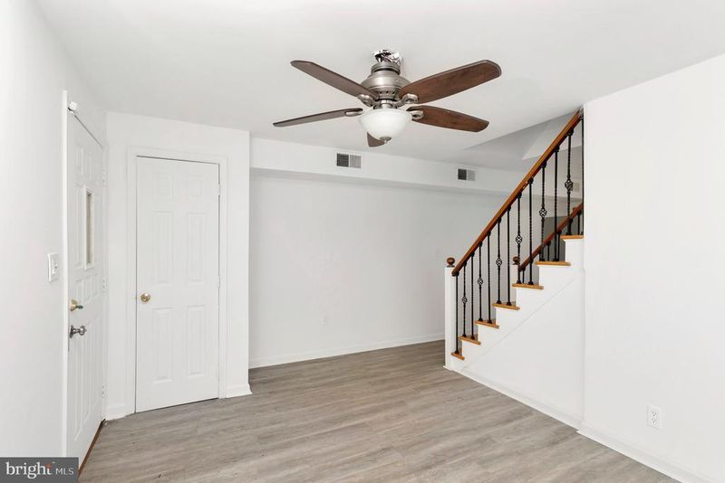 2446 S Nelson St, Arlington, VA 22206
