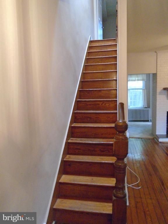112 Commerce St, Alexandria, VA 22314