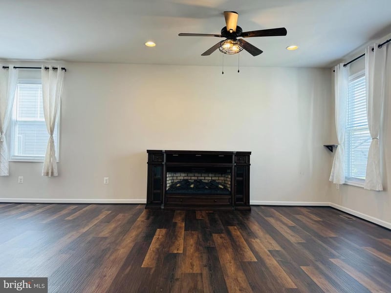 454 Coastal Ave, Stafford, VA 22554