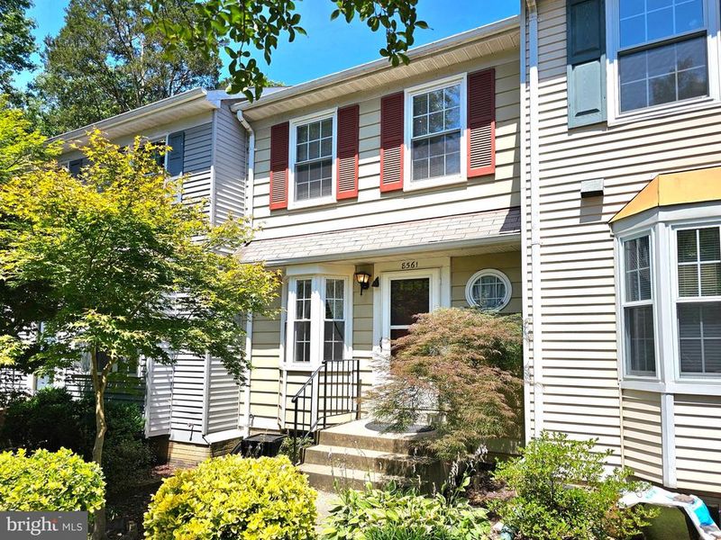 8561 Southlawn Ct, Alexandria, VA 22309
