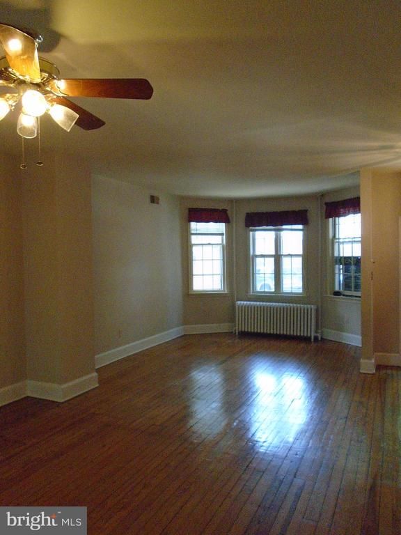 112 Commerce St, Alexandria, VA 22314