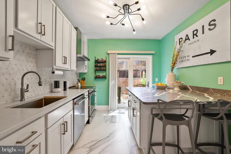 1215 33rd St NW, Washington, DC 20007