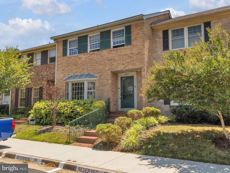 8247 Clifton Farm Ct, Alexandria, VA 22306