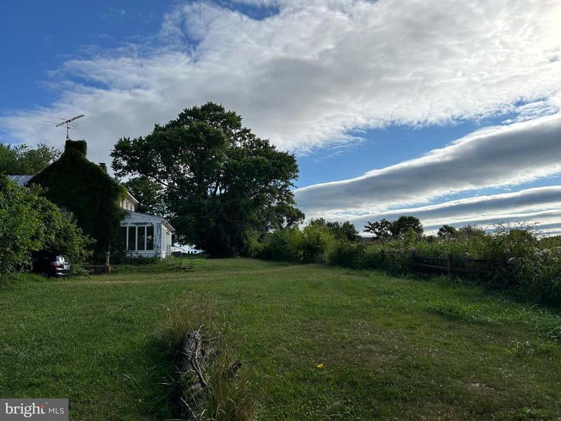 8826 Old Willowbrook Rd, Frederick, MD 21702
