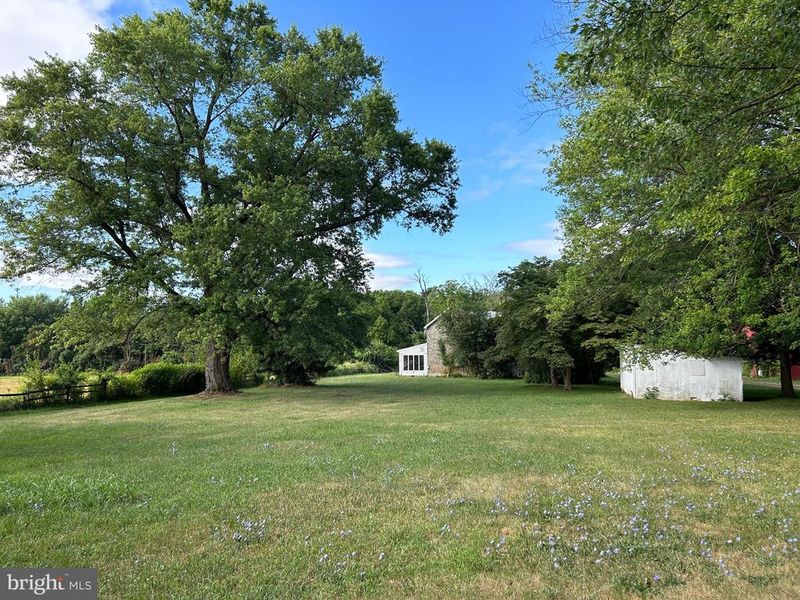8826 Old Willowbrook Rd, Frederick, MD 21702