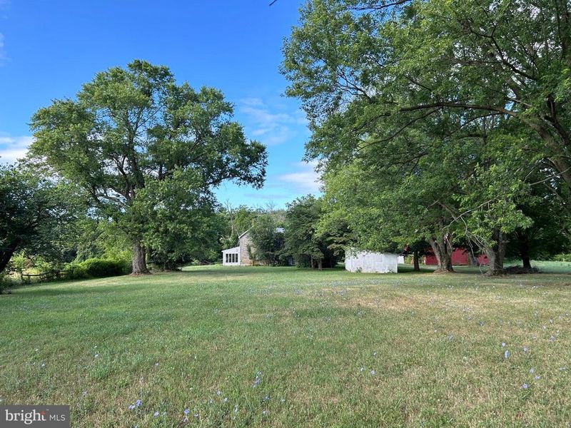 8826 Old Willowbrook Rd, Frederick, MD 21702
