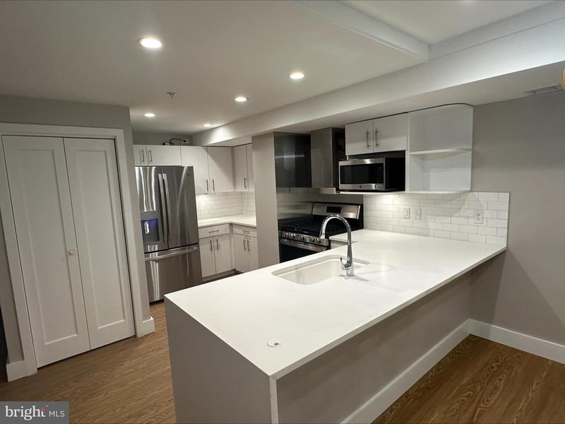 815 King St #3D, Alexandria, VA 22314