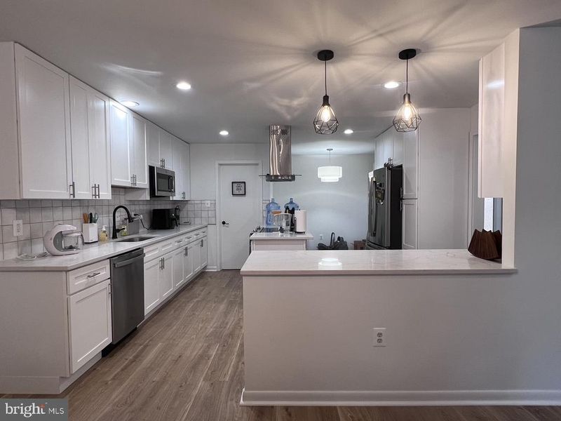 5249 Strathmore Ave, Kensington, MD 20895