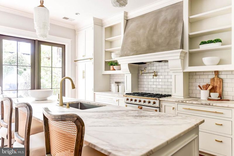 1227 F St NE, Washington, DC 20002