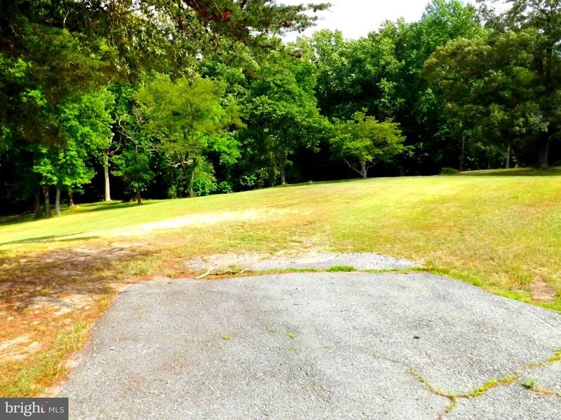 17410 Croom Rd, Brandywine, MD 20613