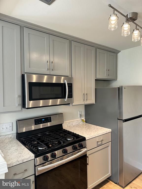 4570 Macarthur Blvd NW #207, Washington, DC 20007