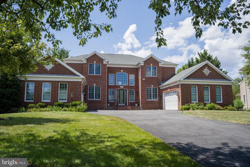 25555 Dapper Ct, Chantilly, VA 20152