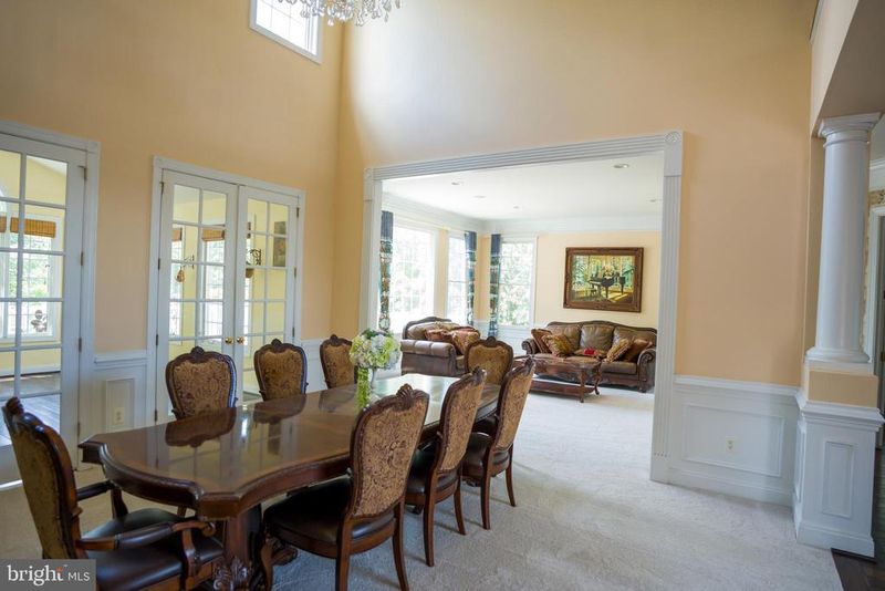 25555 Dapper Ct, Chantilly, VA 20152