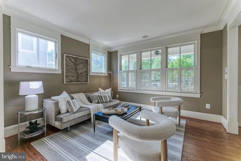 24 Glendale Ave W, Alexandria, VA 22301