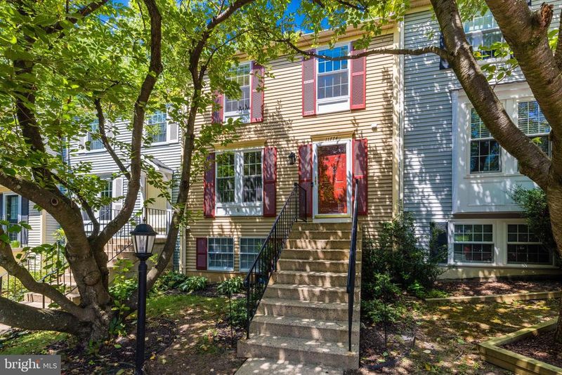 11774 Bayfield Ct, Reston, VA 20194