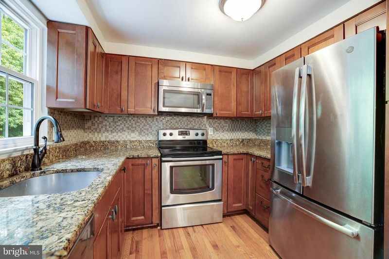 11774 Bayfield Ct, Reston, VA 20194