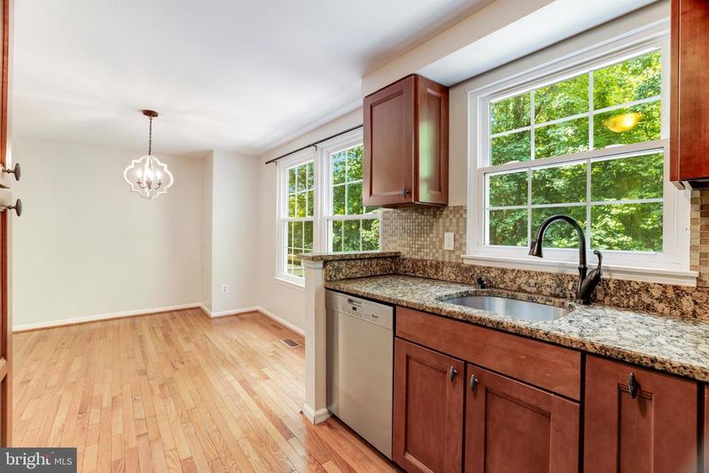 11774 Bayfield Ct, Reston, VA 20194