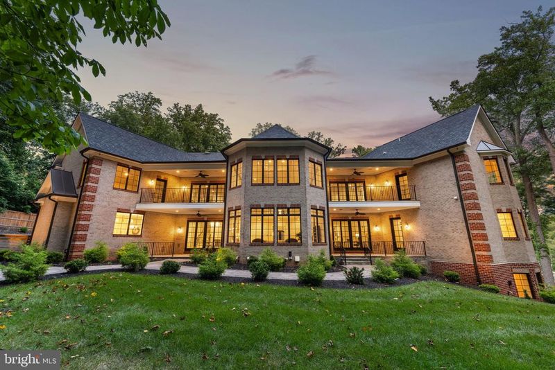 1200 Dominion Ct, Mclean, VA 22102