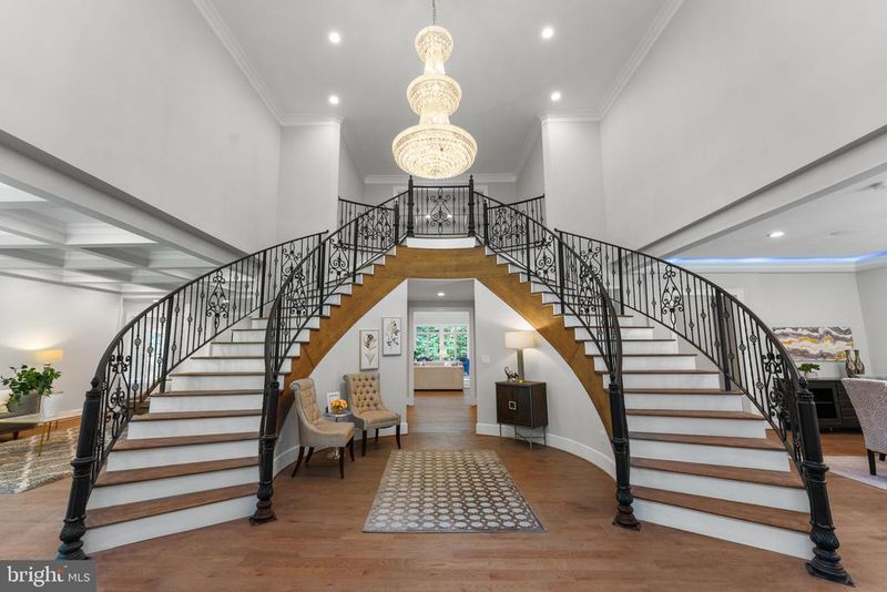 1200 Dominion Ct, Mclean, VA 22102