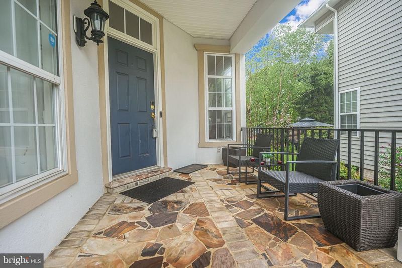 8385 Tillett Loop, Manassas, VA 20110