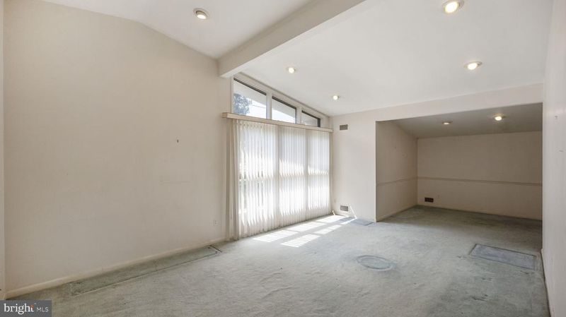 911 Hyde Rd, Silver Spring, MD 20902